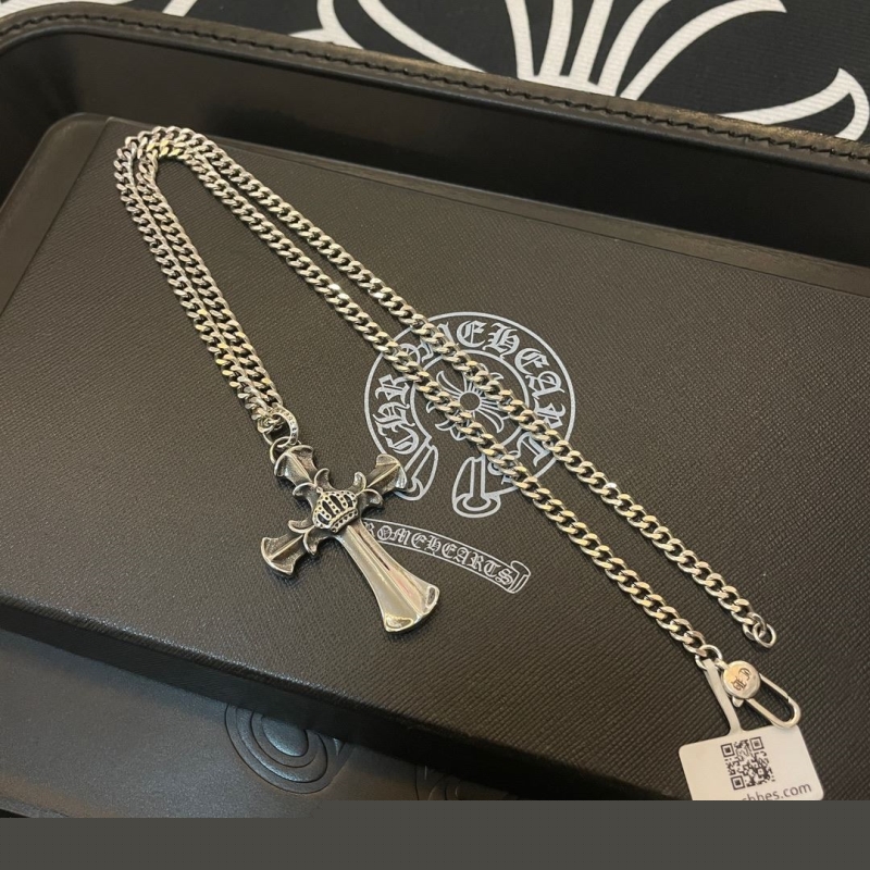 Ch**me He**ts necklaces